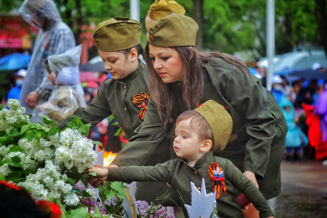 9 мая будет праздник день победы. Невинномысск 9 мая. Празднование дня Победы. Отмечаем день Победы. С праздником днем Победы.